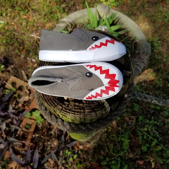 Baby shark shoes, Swiggles, sz 5 in very good condition. - Picture 3 of 10